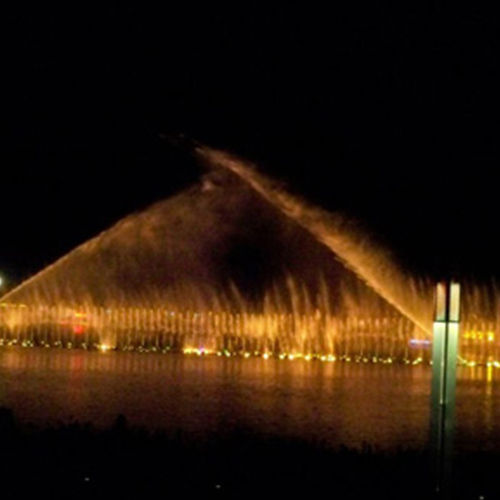 陽光鴛鴦湖水上音樂噴泉奏響喜悅之歌